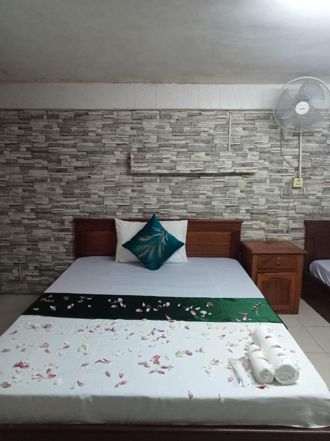 White River Guesthouse พนมเปญ ภายนอก รูปภาพ