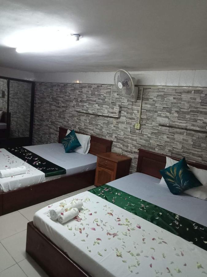 White River Guesthouse พนมเปญ ภายนอก รูปภาพ